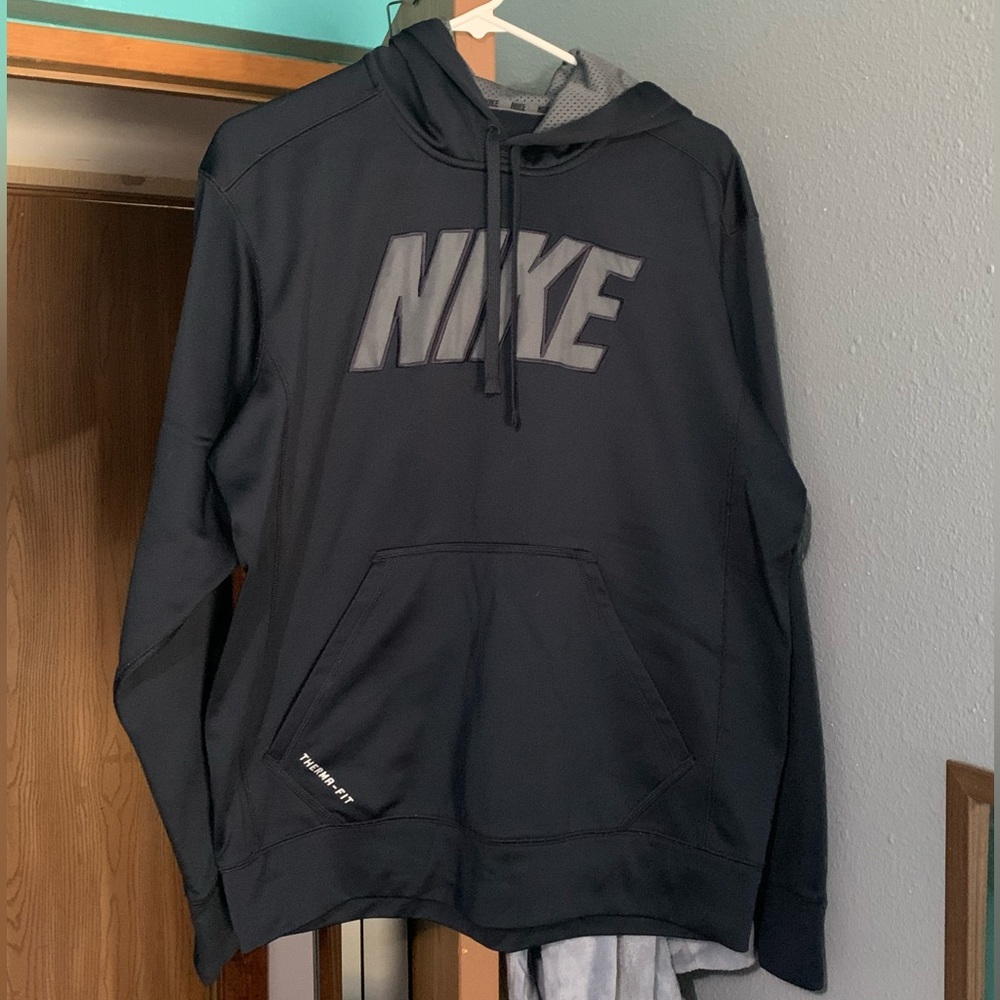 Nike Therma-fit hoodie size medium